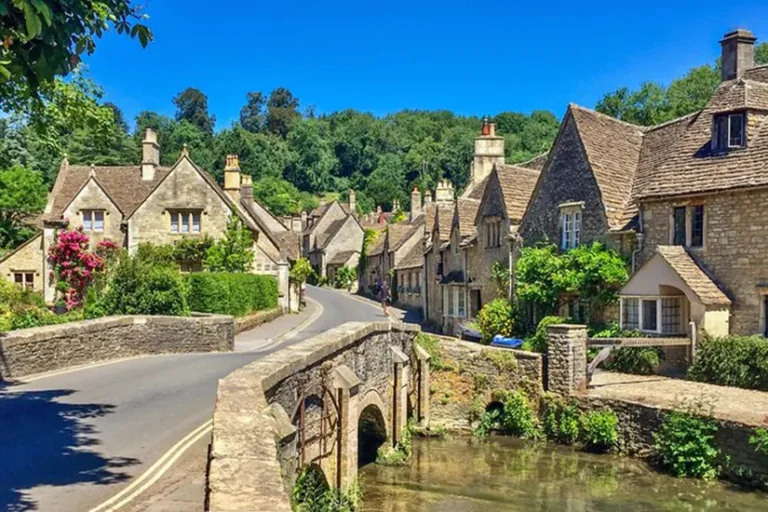 Cotswolds Castle Combe